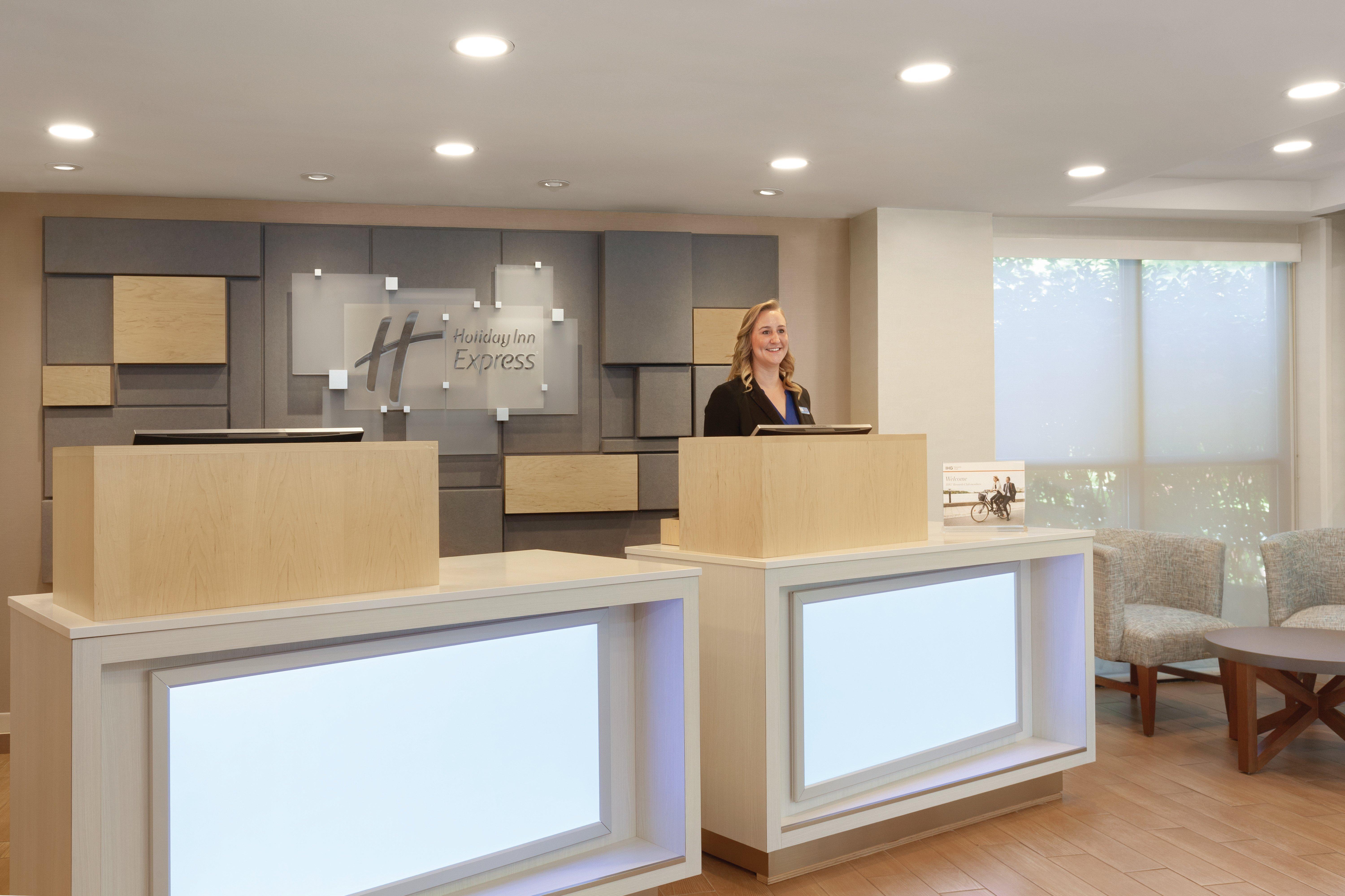 Holiday Inn Express Hartford South - Rocky Hill By Ihg Exterior photo
